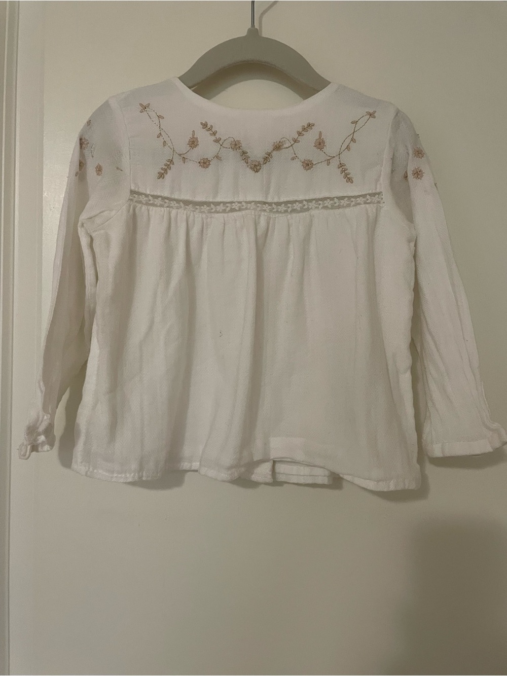 2/$20🍒Zara White Long-Sleeve Embroidered Girls Blouse